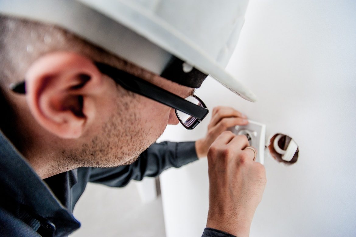 Comment trouver un électricien à Mésanger ?