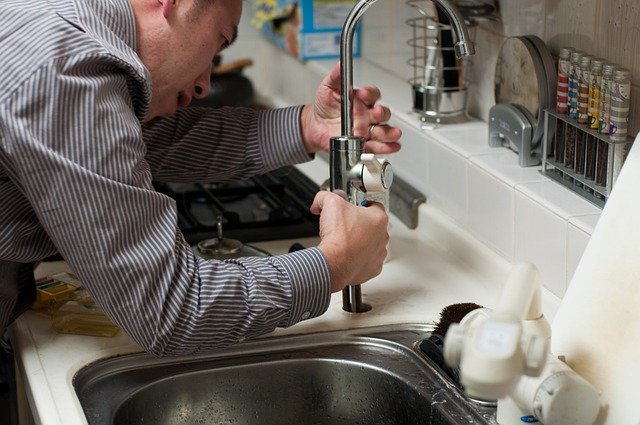 Comment réparer une fuite d’eau ?